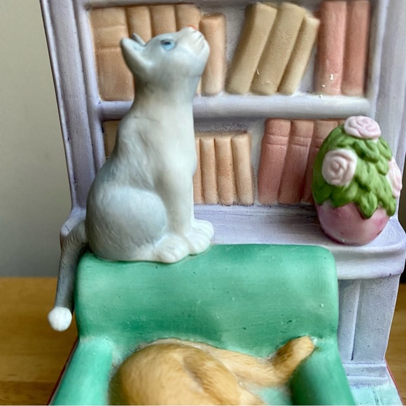 Seymour Mann Cat Music Box Porcelain Sculpture Song Memory 1987 WORKS Grannycore - Picture 4 of 11